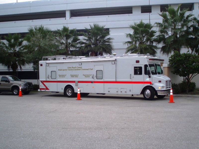 Food Drive 4 111707.JPG